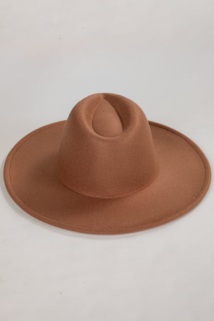 wide brim hat