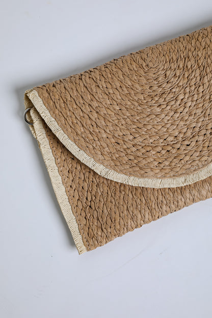 Weekend Trip Natural Straw Clutch