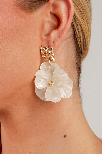 A close-up of a model&